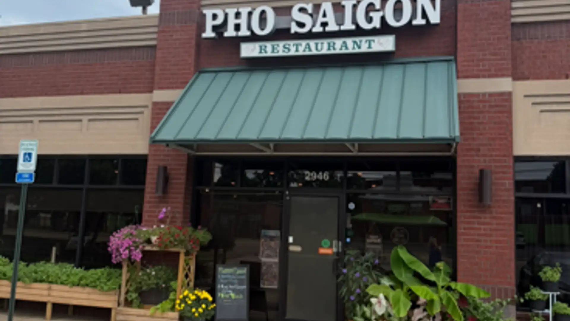 A Poplar Avenue tradition